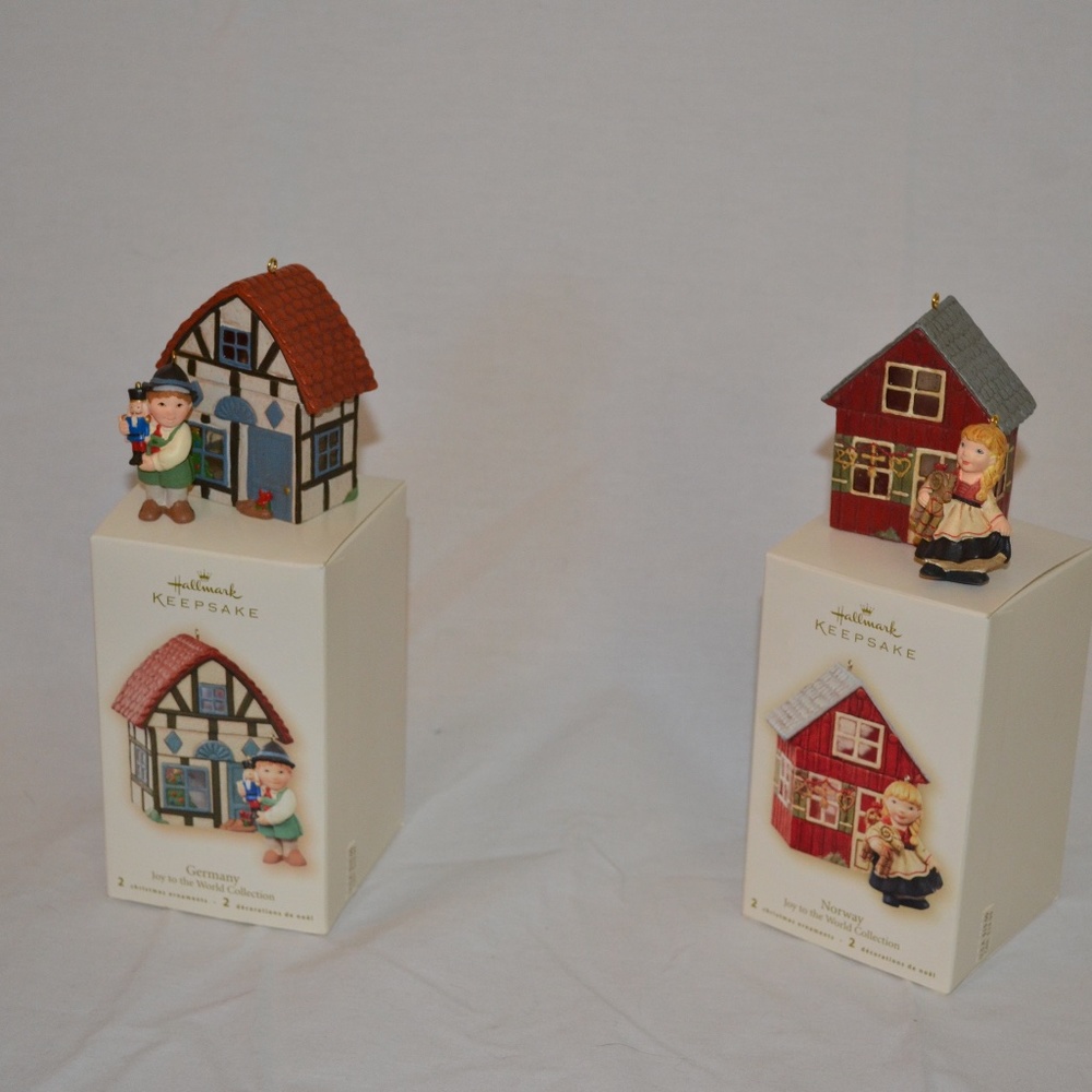 Hallmark Joy to The World Collection Ornament Set